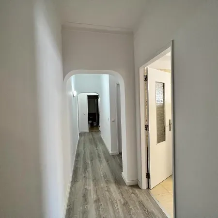 By Homing Apartamento