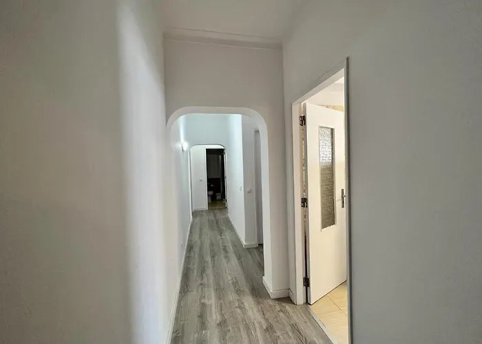 By Homing Apartamento